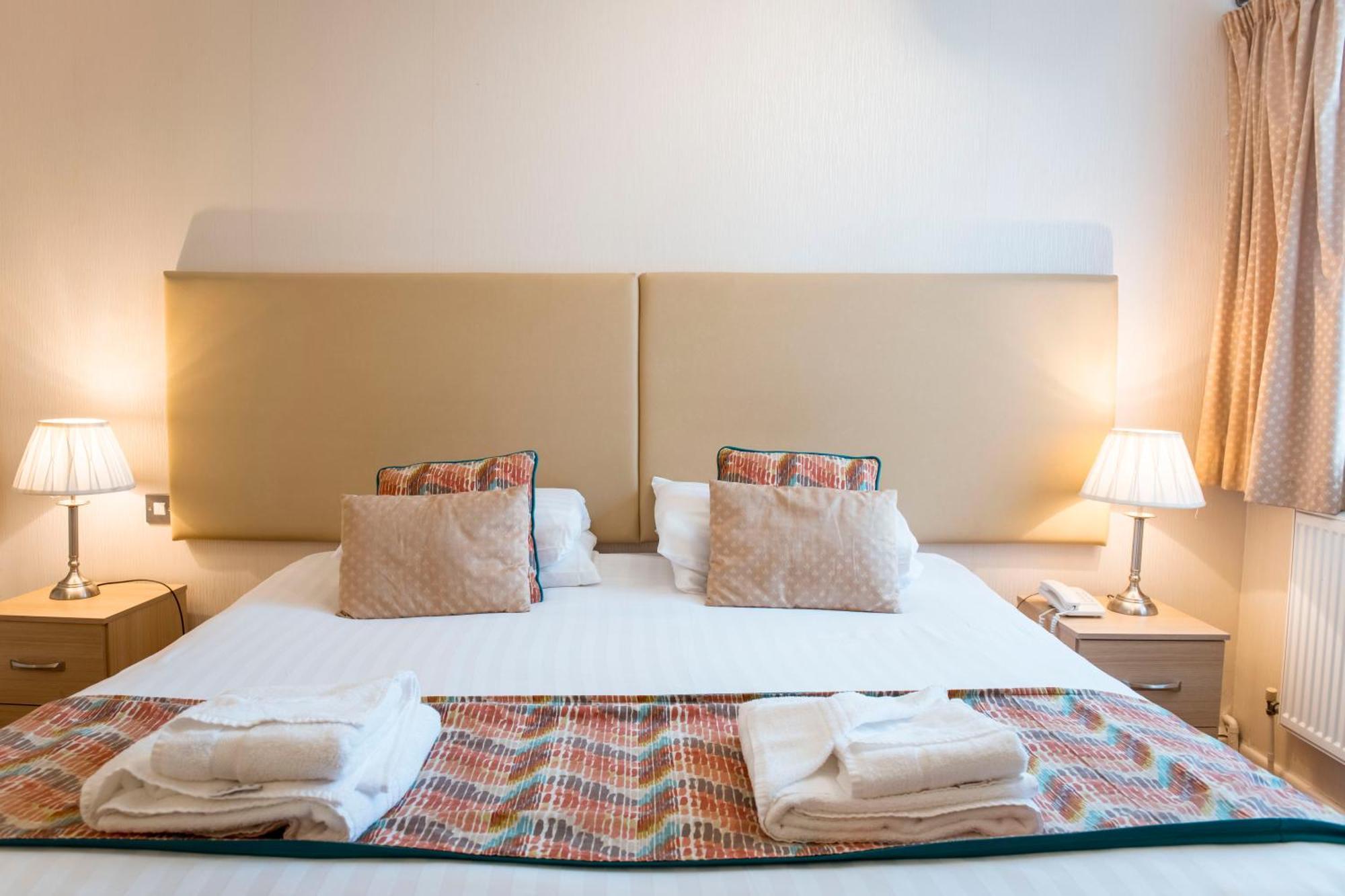 Ashburnham Hotel Pembrey Екстер'єр фото