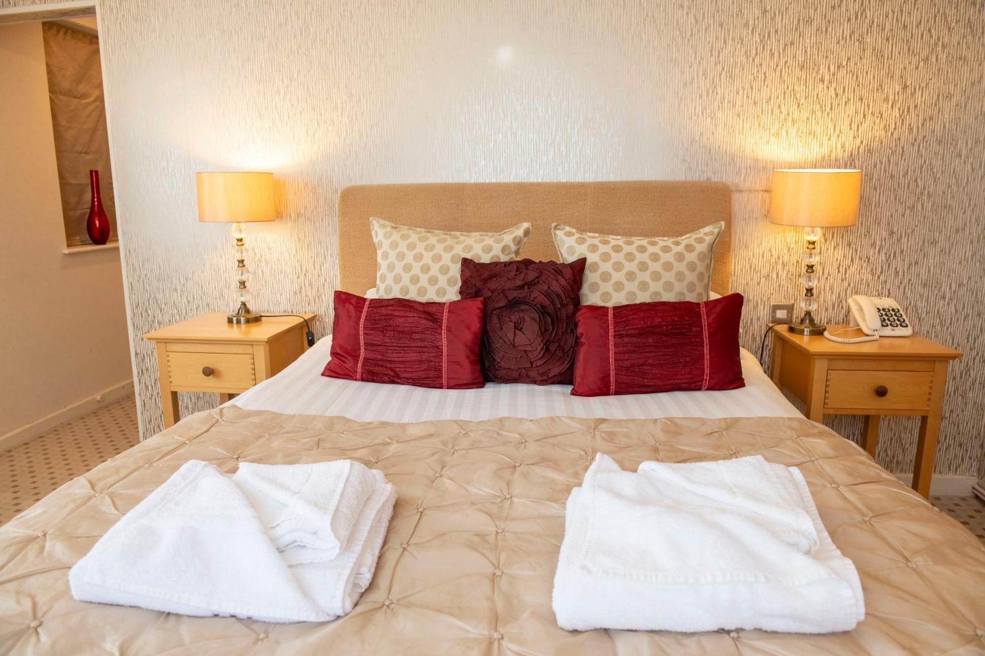 Ashburnham Hotel Pembrey Екстер'єр фото